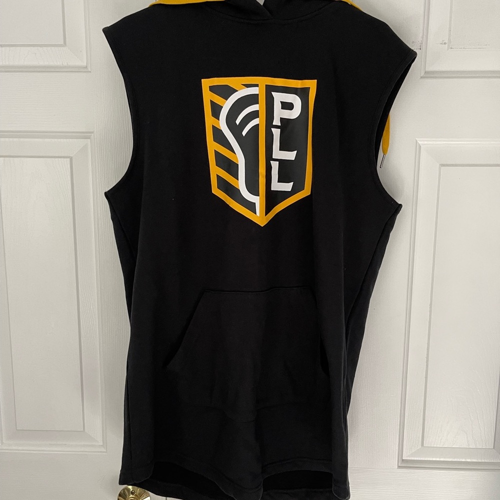 Black sleeveless PLL sweatshirt